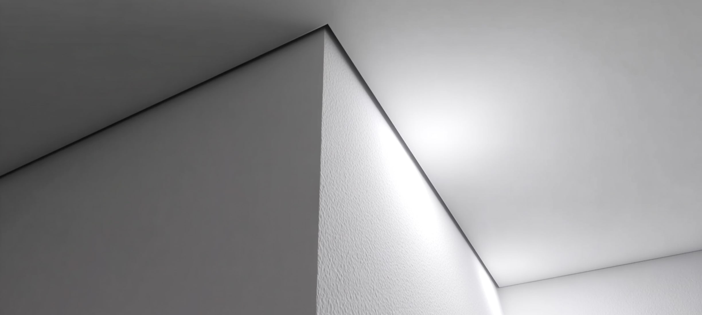 Теневой натяжной потолок: особенности и виды